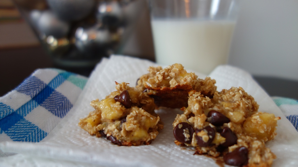12 Posts of Christmas – Healthy Banana Chocolate Chip Oatmeal Breakfast Cookies